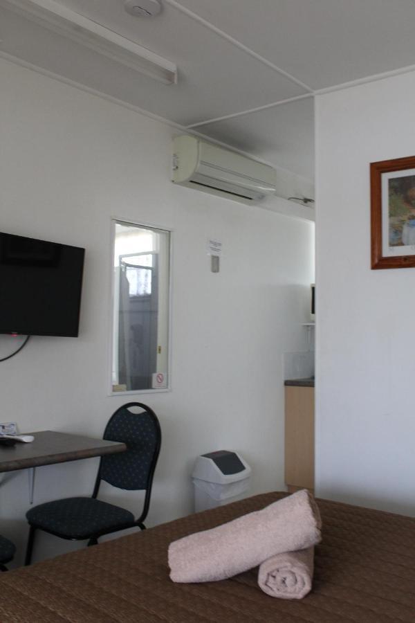 Tally Ho Motor Inn Tenterfield Bagian luar foto