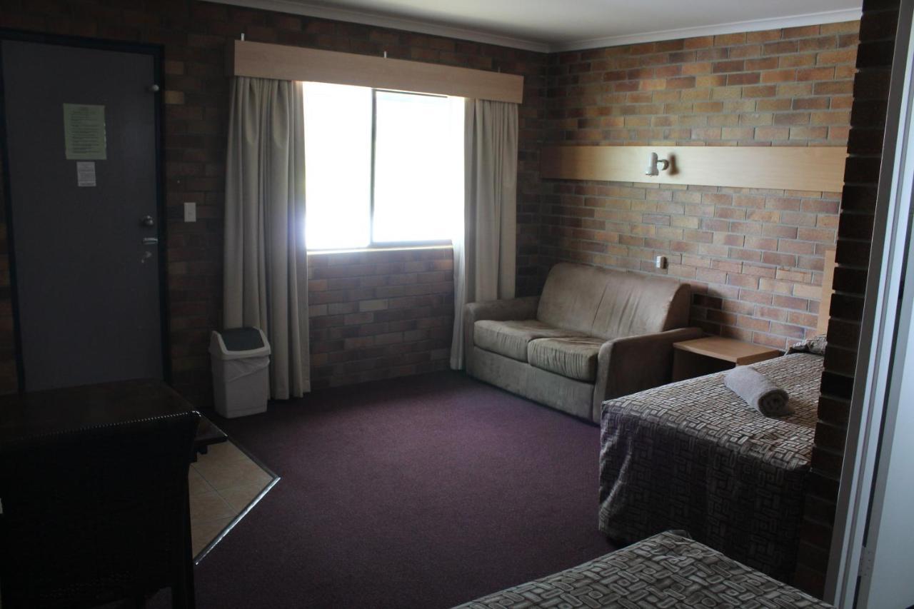 Tally Ho Motor Inn Tenterfield Bagian luar foto