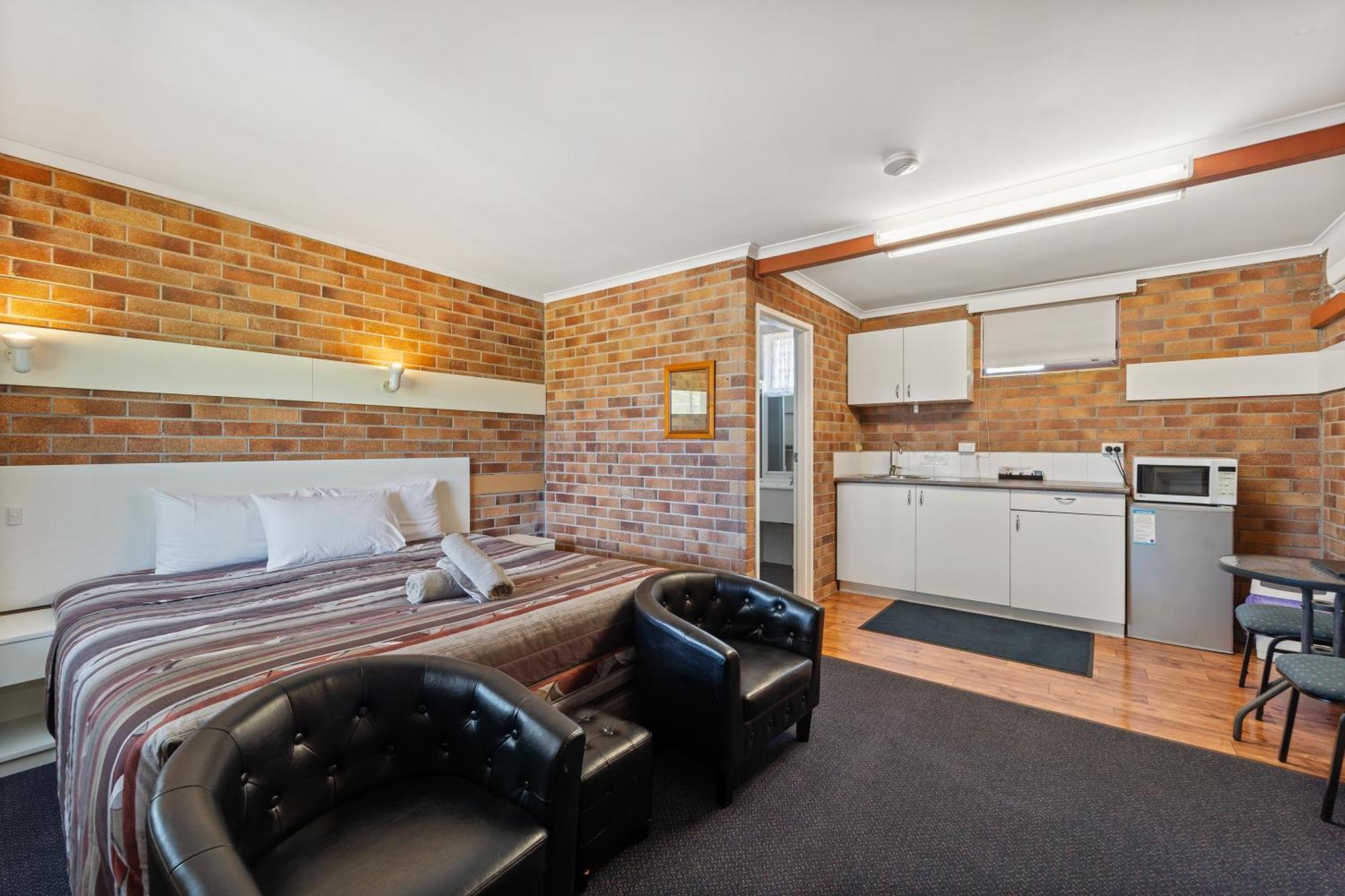 Tally Ho Motor Inn Tenterfield Bagian luar foto
