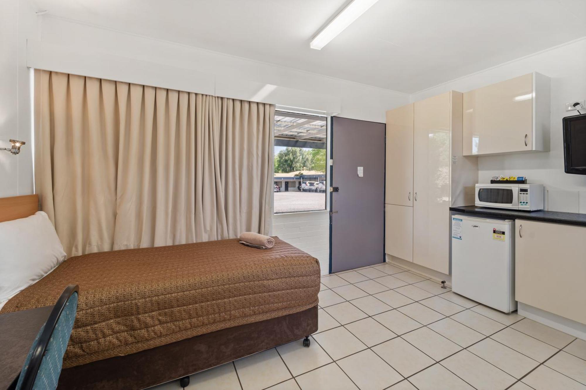 Tally Ho Motor Inn Tenterfield Bagian luar foto