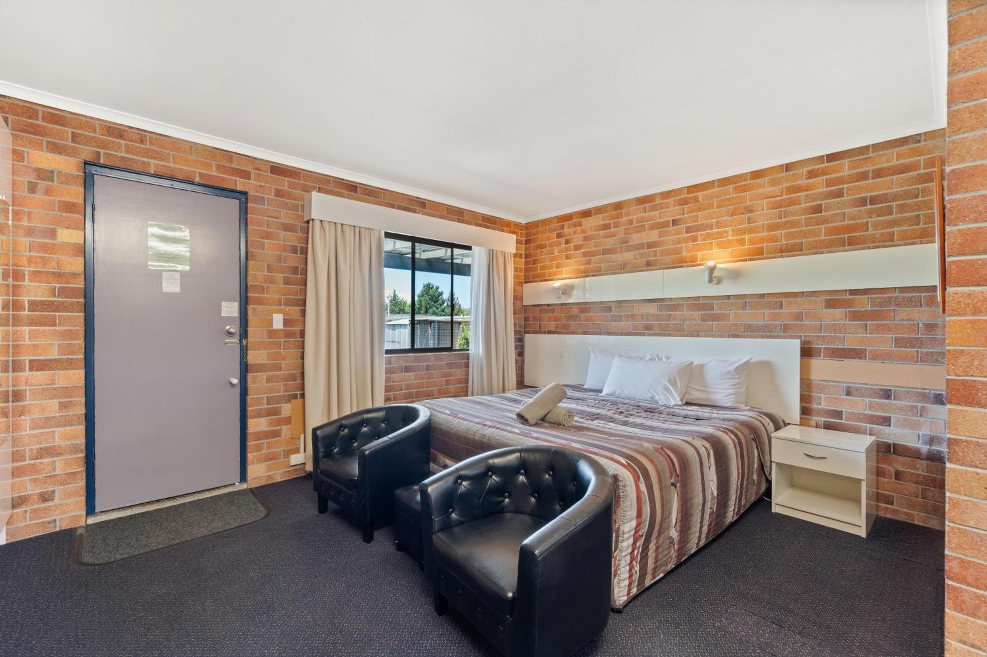 Tally Ho Motor Inn Tenterfield Bagian luar foto