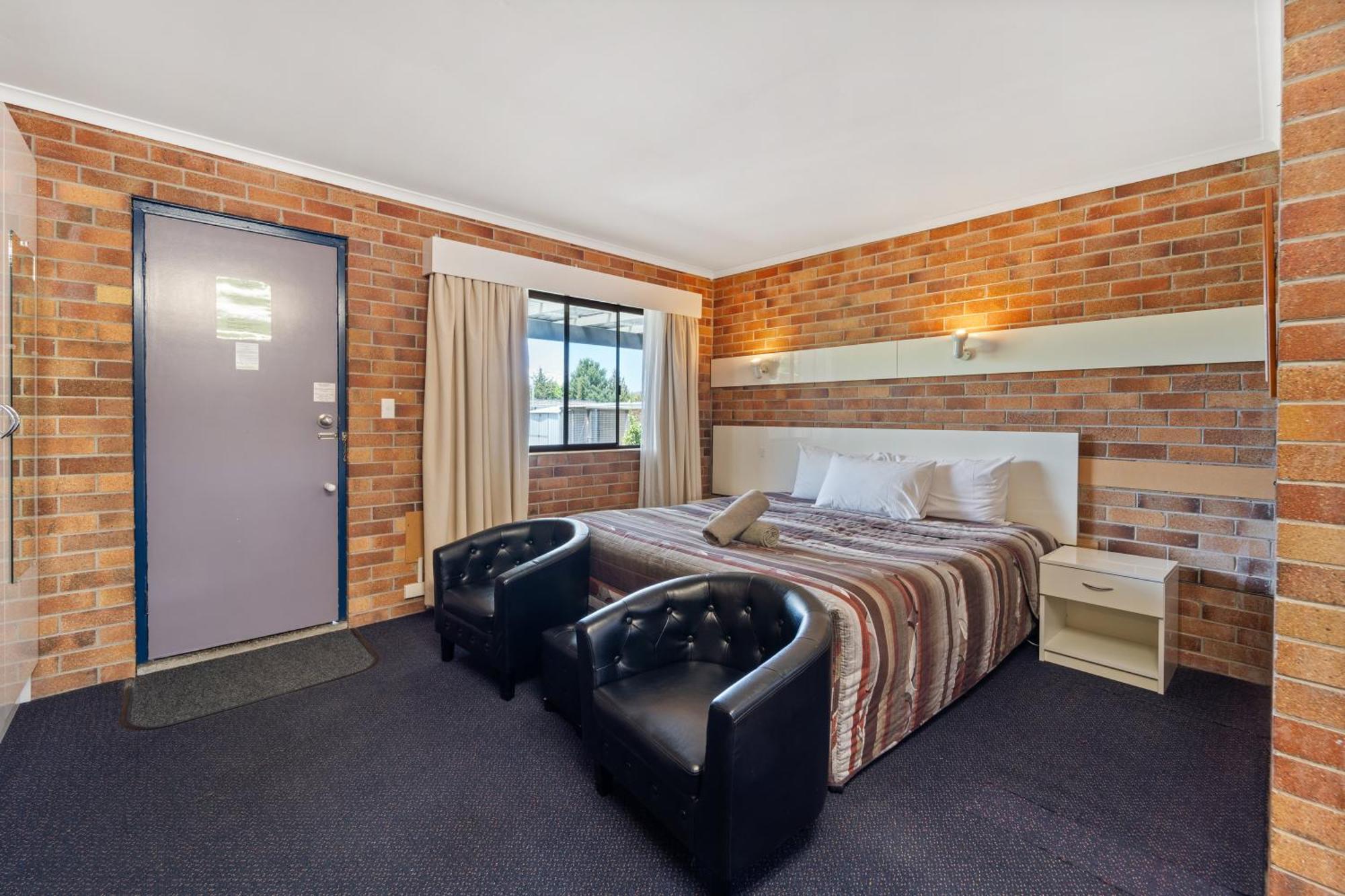 Tally Ho Motor Inn Tenterfield Bagian luar foto