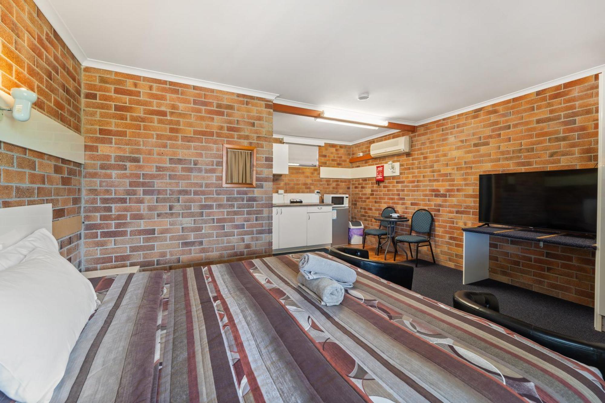 Tally Ho Motor Inn Tenterfield Bagian luar foto