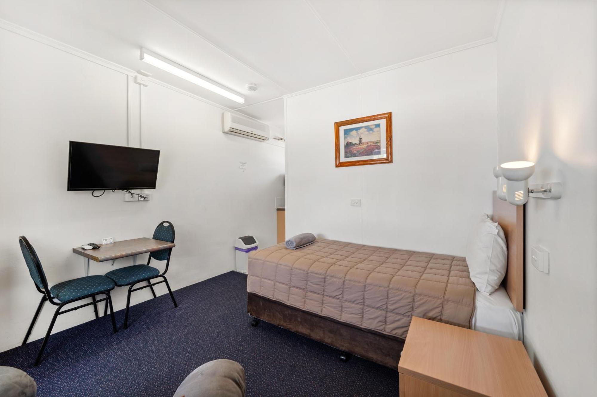 Tally Ho Motor Inn Tenterfield Bagian luar foto