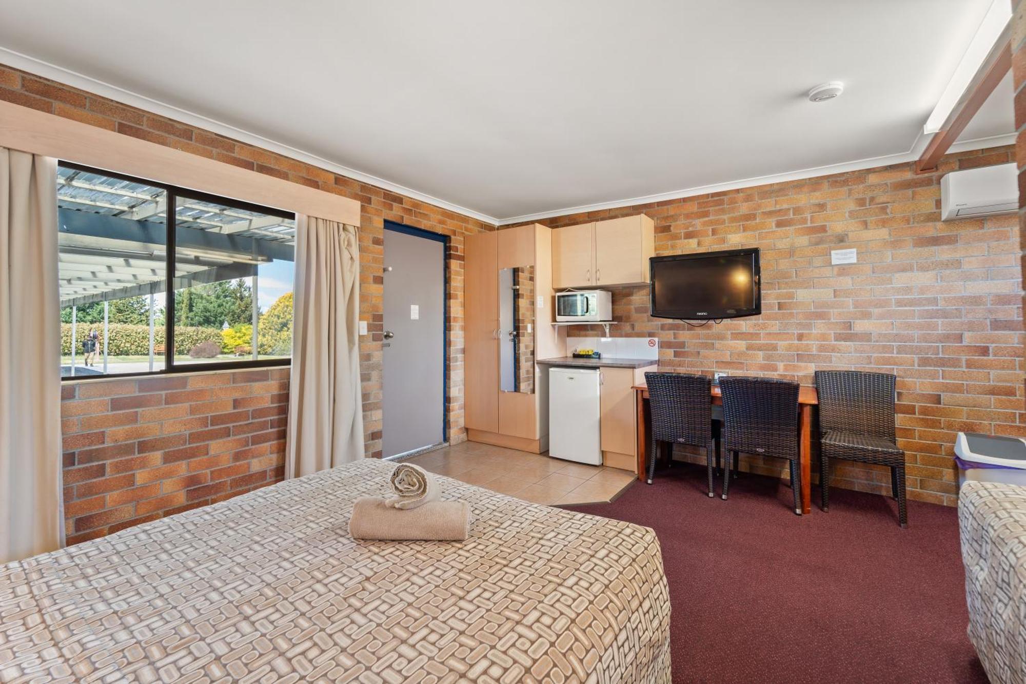 Tally Ho Motor Inn Tenterfield Bagian luar foto