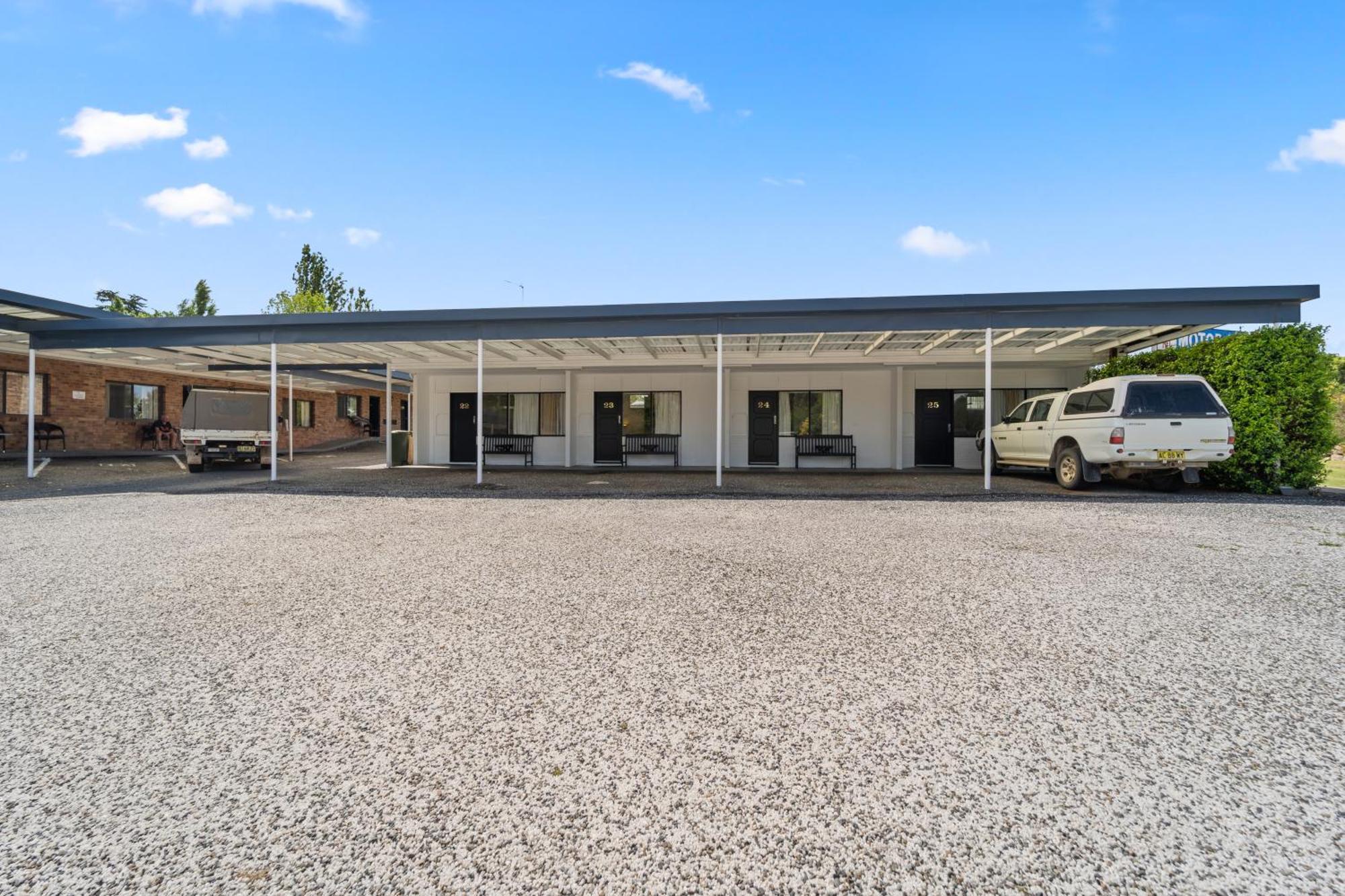 Tally Ho Motor Inn Tenterfield Bagian luar foto