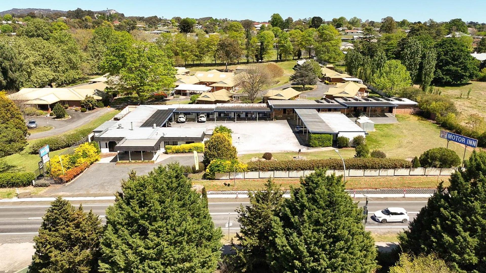 Tally Ho Motor Inn Tenterfield Bagian luar foto