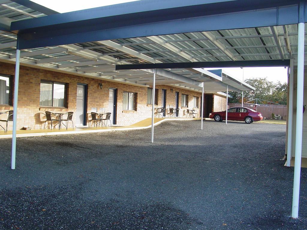 Tally Ho Motor Inn Tenterfield Bagian luar foto