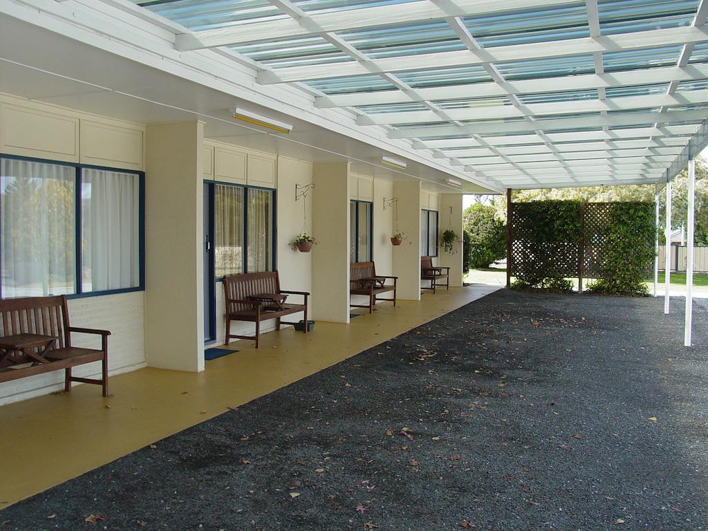 Tally Ho Motor Inn Tenterfield Bagian luar foto